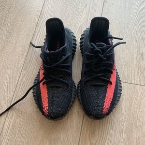 Yeezy 350 V2 $300 only wore once